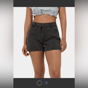 NWT HalaraMagic Mid Rise Back Side Pocket Stretchy Knit Denim Casual Shorts - M